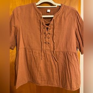 Old navy women’s linen peplum shirt, size large, burnt orange color